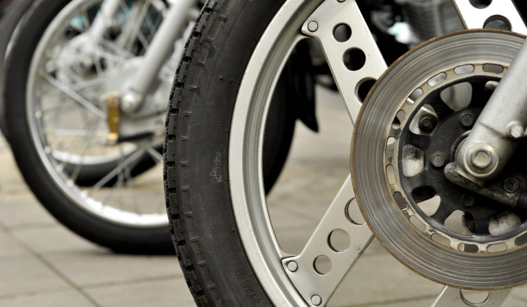 Kolesá, motocykel,