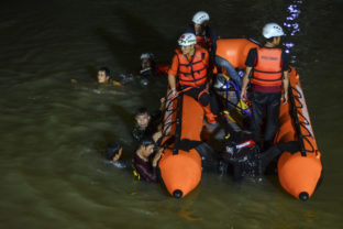 Utopenie študentov v Indonézii