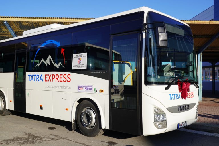 Letne turisticke autobusove spojenie z popradu na strbske pleso.jpg