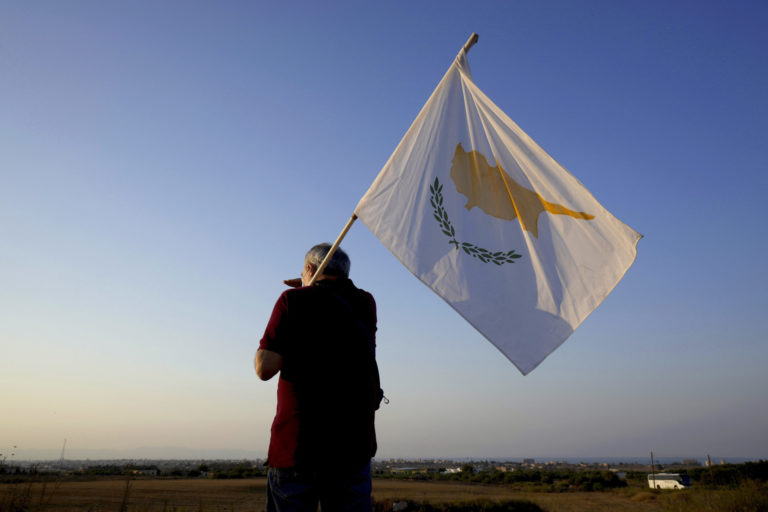 Cyprus, vlajka