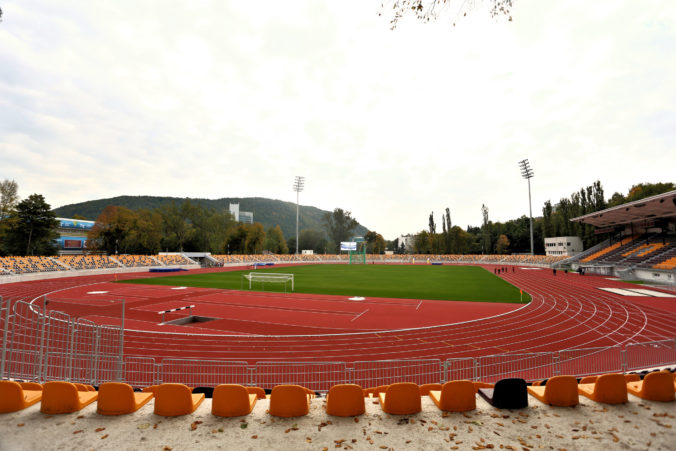 BANSKÁ BYSTRICA: Otvorenie atletického štadióna