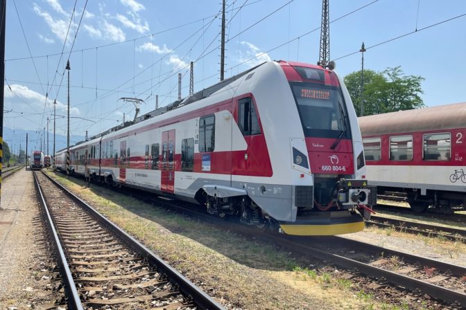 ZSSK, vlak, vlaky, trať