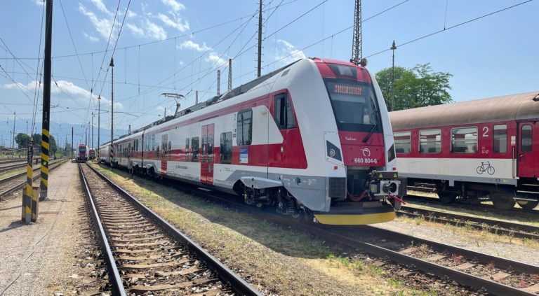 ZSSK, vlak, vlaky, trať