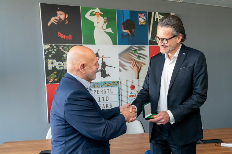 Henkel slovensko_senior friendly_01.jpg
