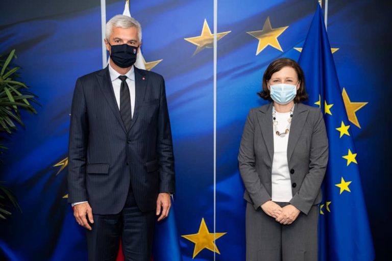 Ivan korcok vera jourova belgicko diskusia.jpg