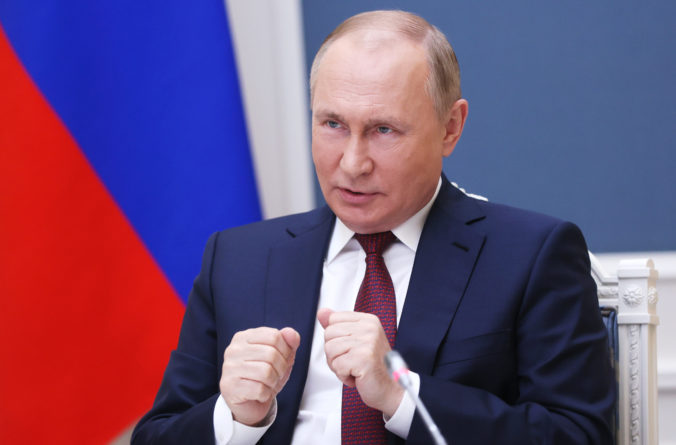 Putin vidí útok dronmi na Moskvu ako pokus o zastrašenie Ruska a terorizmus, ale nerobí si z toho obavy