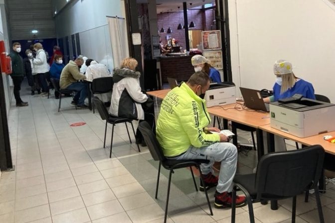 Mobilné očkovacie centrum v Prievidzi.