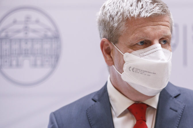 VLÁDA: Rokovanie 52. schôdze