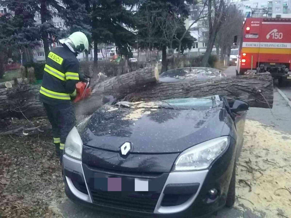 Hasiči, silný vietor