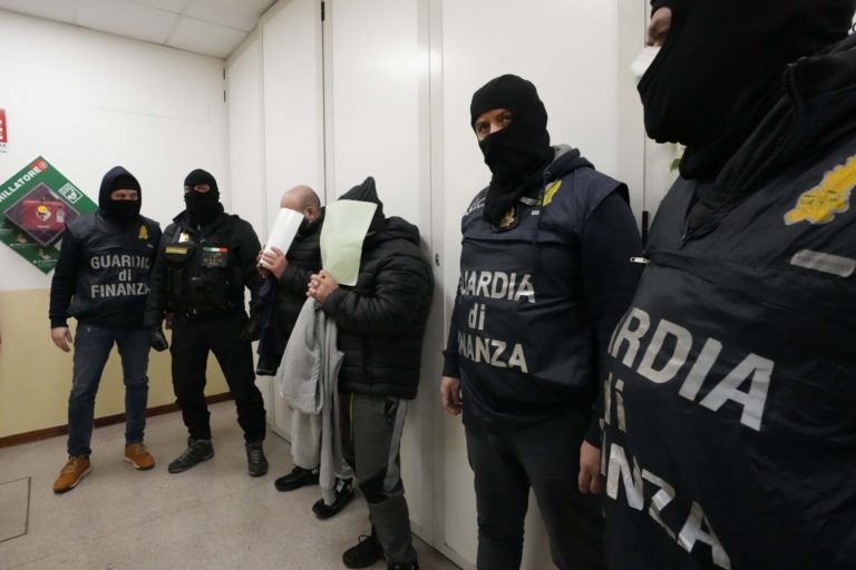 Pašeráci, migranti