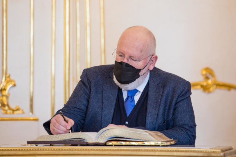 PREZIDENTKA: Prijala Fransa Timmermansa