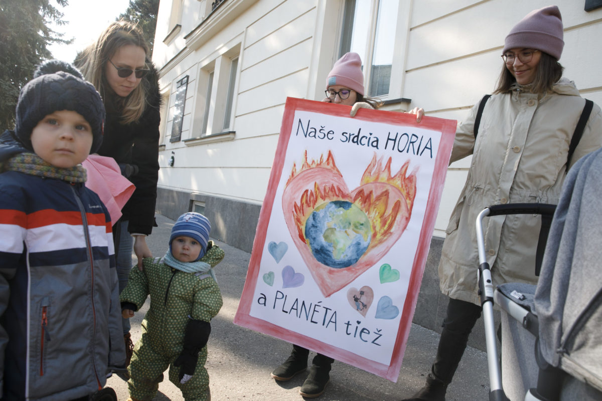 ENVIRO: Valentínske pozvanie pre premiéra Hegera