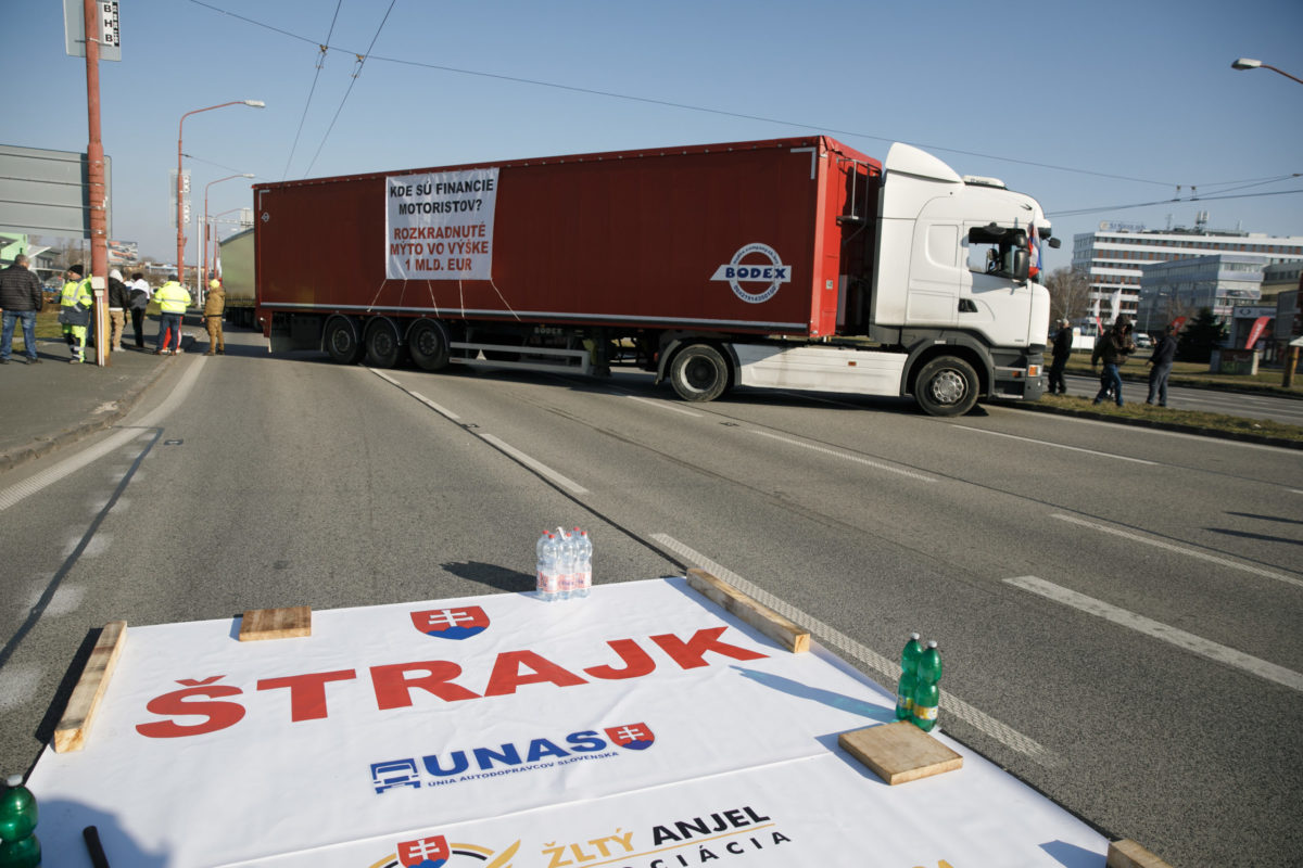 PROTEST: Autodopravcov za zníženie ceny PHM