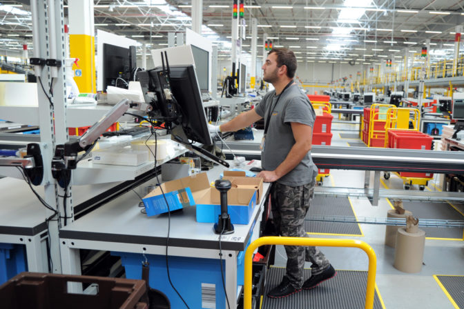 Amazon, logistika, práca