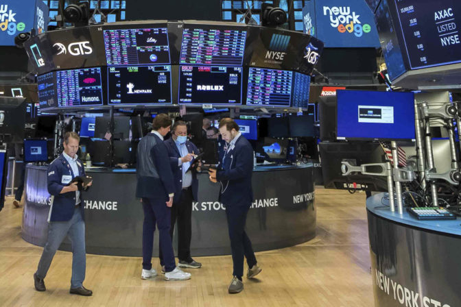 Akcie, burzy, wall street