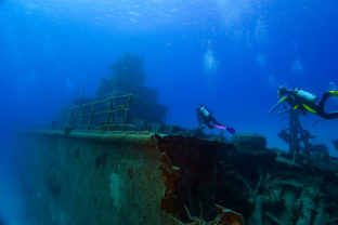 Diving on a wreck