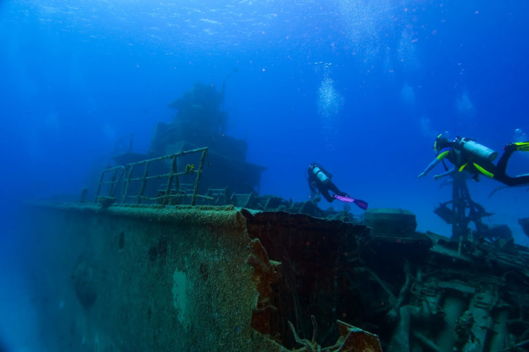 Diving on a wreck
