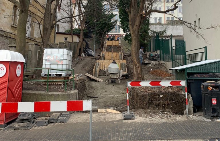 Renovácia schodov, Staré Mesto Bratislava