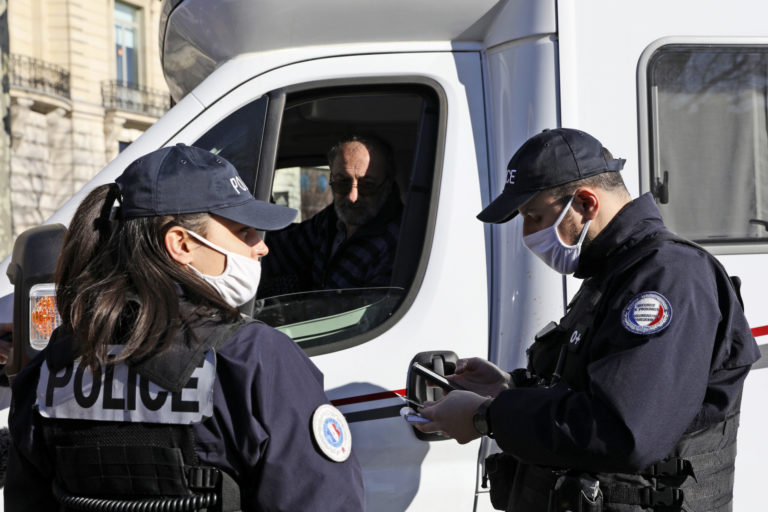 Protesty, paríž, polícia