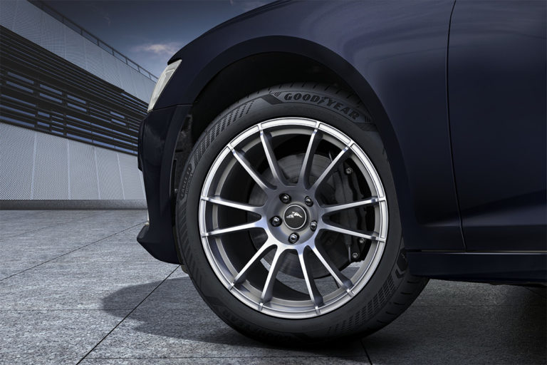 3 goodyear eagle f1 asymmetric 6.jpg