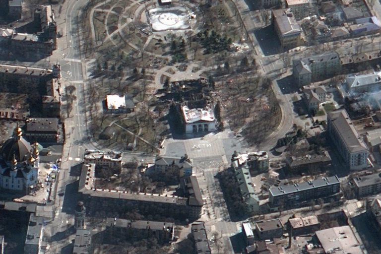 Vojna na Ukrajine, Mariupol, divadlo