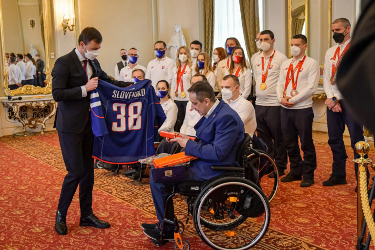 PREMIÉR: Prijal paralymionikov zo ZPH v Pekingu