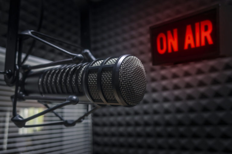 Rádio, mikrofón