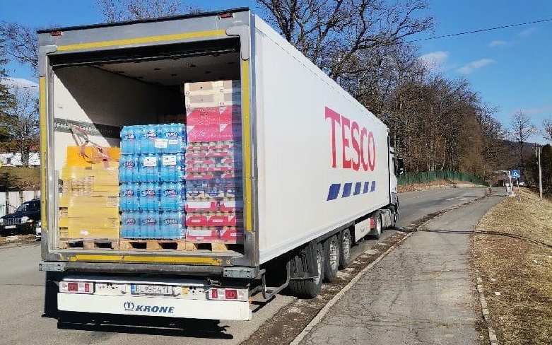 Kamion tesco_pomoc ubla 1.jpg