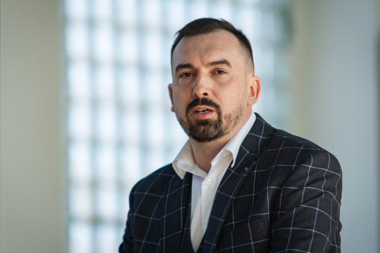 JURÍNYI: Oznámil kandidátúru na prezidenta SZ¼H