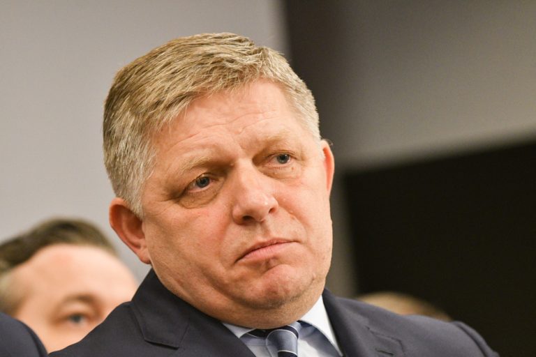 SMER SD: Reakcia na odvolávanie Romana Mikulca