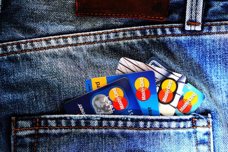 Credit cards g2a63dfdf4_1920.jpg