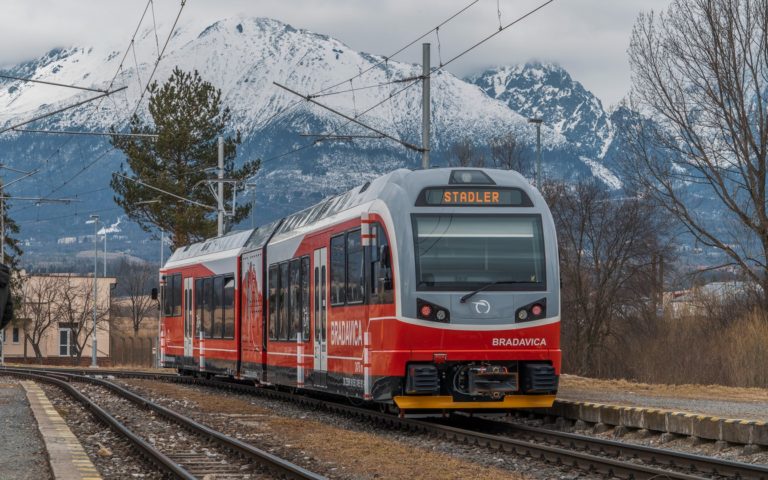 Dobrovolnici z ligy proti rakovine budu vykonavat zbierku aj vo vlakoch zssk na tratiach tez.jpg