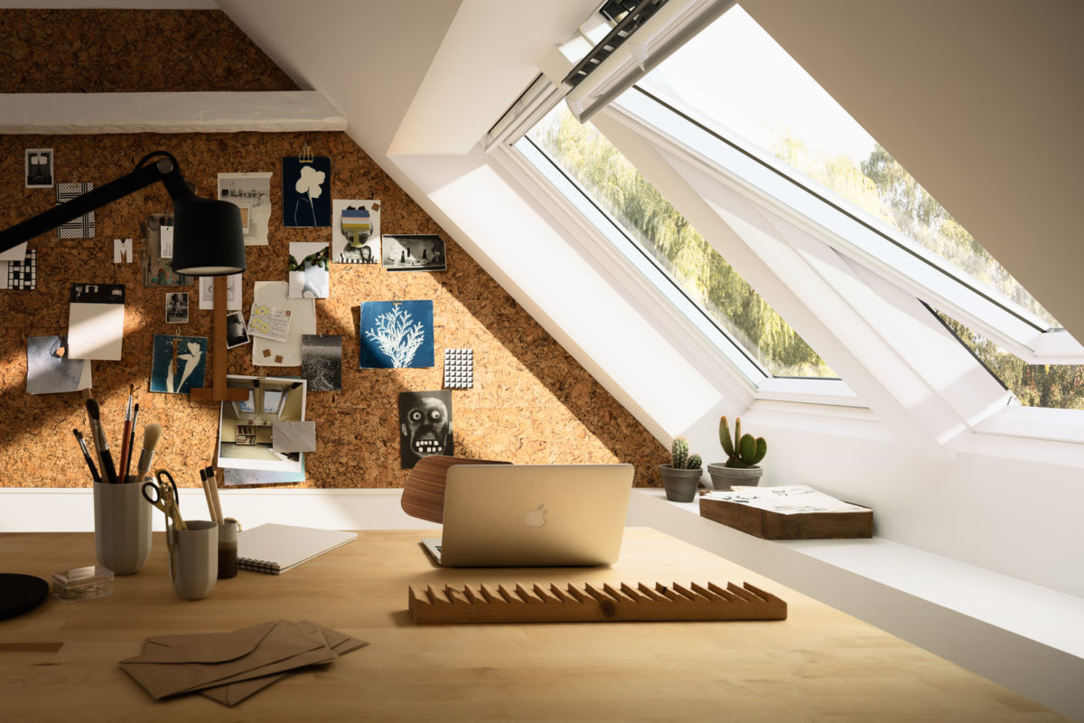 Kreat°vny home office so streanimi oknami.jpg