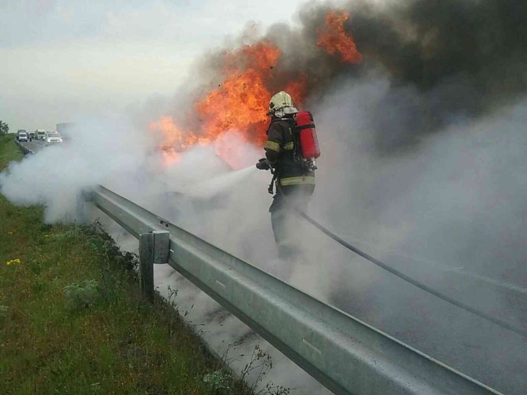 Požiar auta, D2