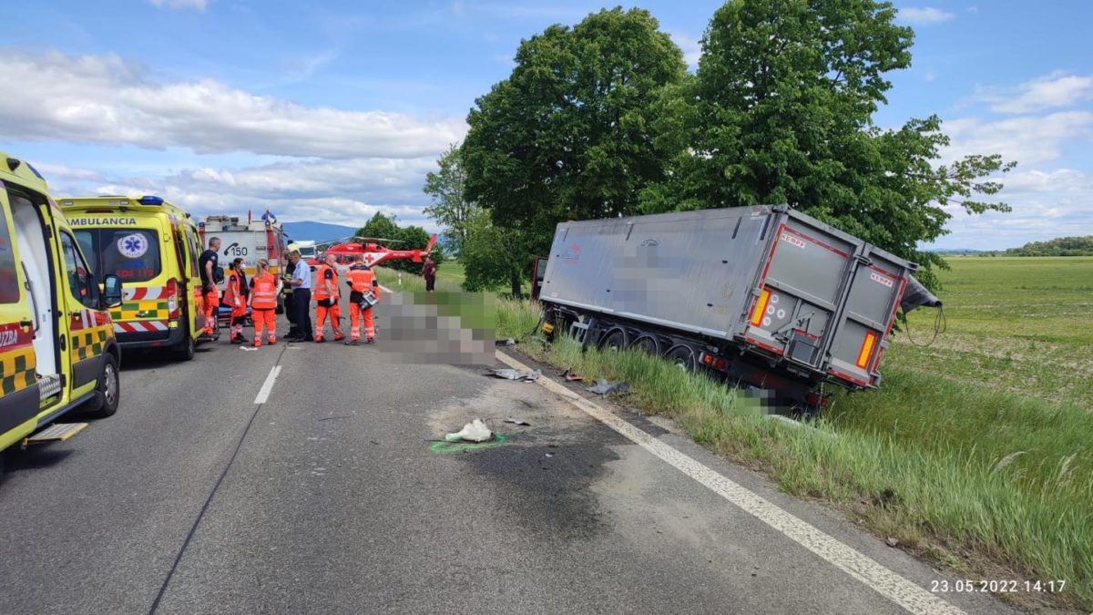 Tragická zrážka auta s kamiónom (Fekišovce)