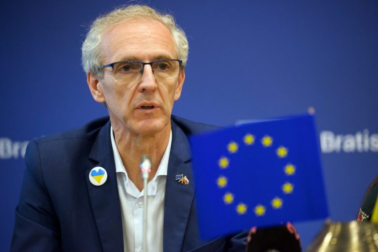 EIC: Vojnové zločiny páchané na Ukrajine