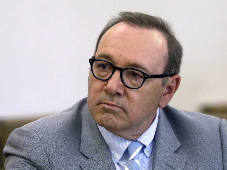 Kevin Spacey napadnutie obvinenie