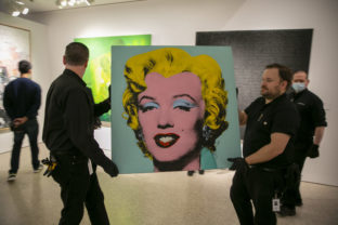 Warholovu Marilyn vydražili za 195 miliónov dolárov
