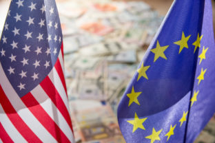USA, EU, vlajka, peniaze, doláre