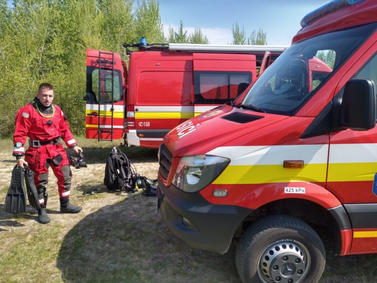 Hasiči, hasičské auto