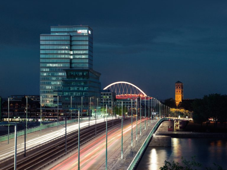Lanxess hq_kolin_v noci_small.jpg