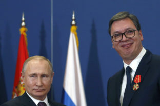 FILE- Russian President Vladimir Putin, left, poses with Serbian President Aleksandar Vucic after being awarded the Order of Alexander Nevsky in Belgrade, Serbia, Thursday, Jan. 17, 2019. Vucic said he has secured an "extremely favorable" gas deal with Russia during his telephone conversation with Vladimir Putin on Sunday, May 29, 2022. The Serbian populist president has announced that he has secured an “extremely favorable” gas deal with Russia. Serbian President Aleksandar Vucic, a former pro-Russian ultranationalist who claims he wants to take Serbia into the European Union, has refused to publicly condemn Russia's invasion of Ukraine. ()
