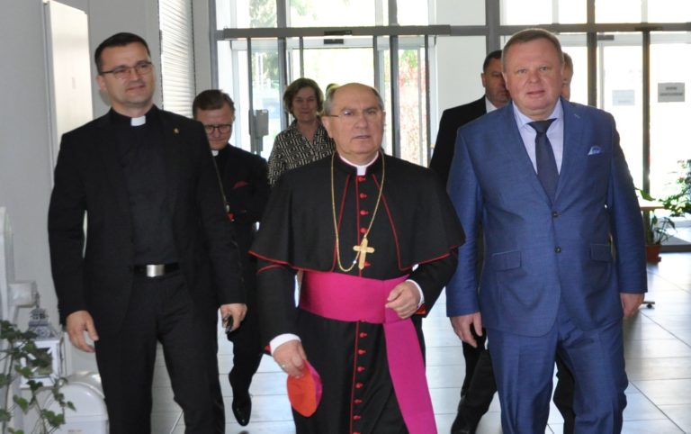 Zvrk katolicka univerzita koniec roka 1.jpg