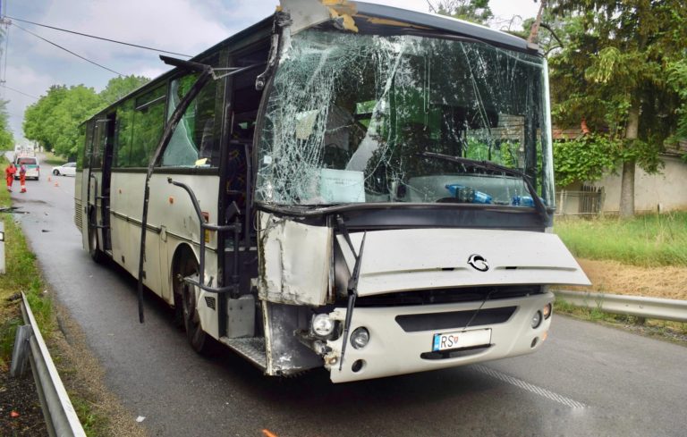 Autobus Levice