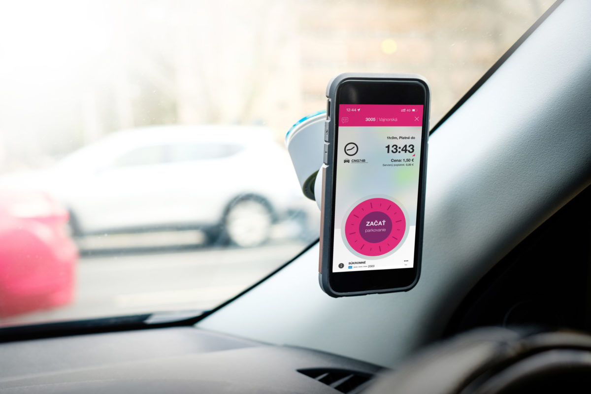 Blank smart phone in the car