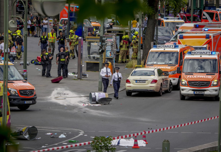 Polícia, zrážka chodcov, Berlín