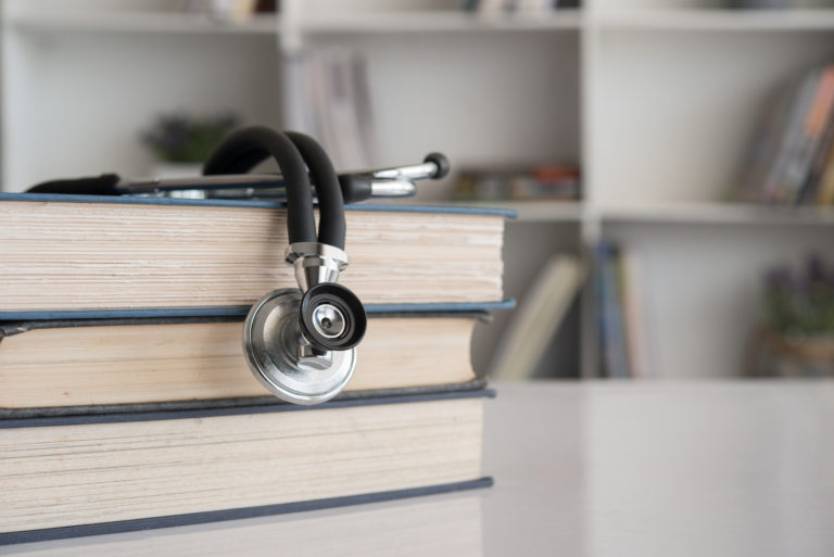 Kniha, publikácia o medicíne