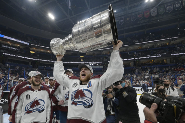 Stanley Cup, Avalanche Lightning, MacKinnon