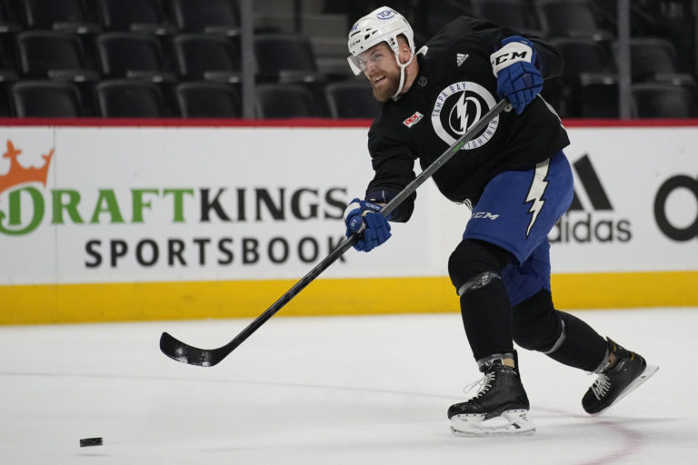 Tampa Bay Lightning, Erik Černák