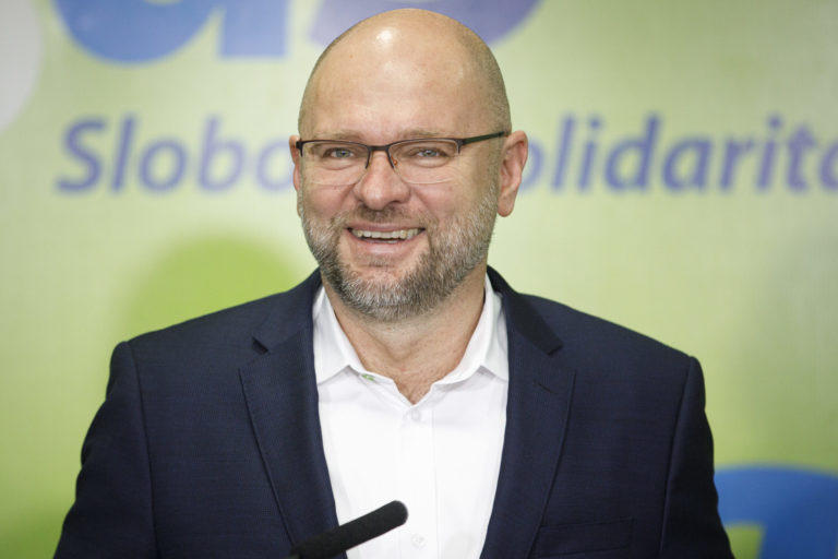 SAS: Uznesenie Republikovej rady a prijatie Krúpu